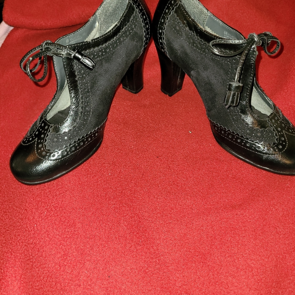 Vintage Looking Black Faux Leather Loafers